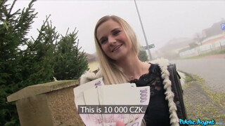 Világos Szőke tini óriási tőgyes kertvárosi zsenge Kate Pearl pénzért dugható