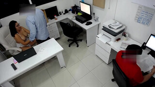 martinasmith a csöcsös pipi az irodában közösül a munkatársával